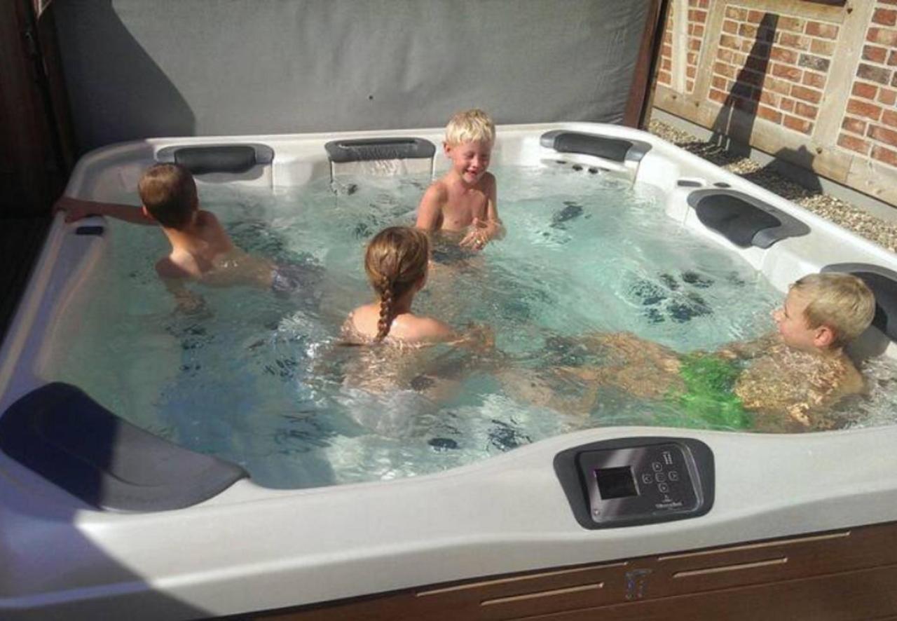 Ostsee-Wellnesslandhaus Mit Sauna, Jacuzzi, Innenwhirlpool Kalkhorst Kültér fotó
